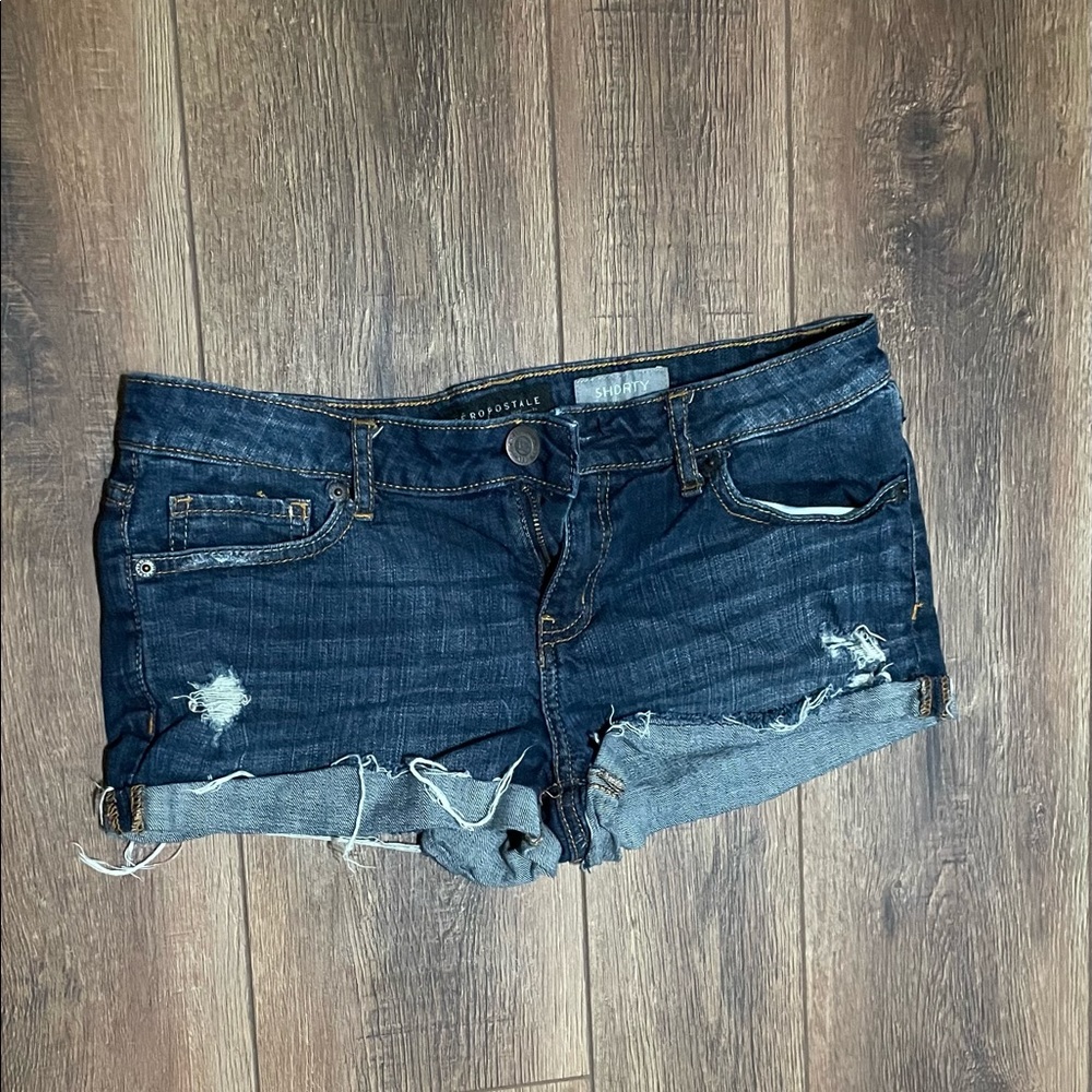 Aeropostale Shorty Size 6